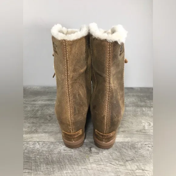 Sorel NL3021 Joan of Arctic Wedge II Shearling Camel Leather Womens Boots Size 8