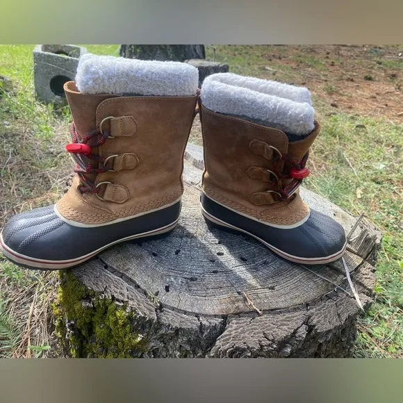 SOREL snow boots. Boys size 1