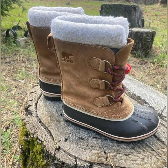 SOREL snow boots. Boys size 1