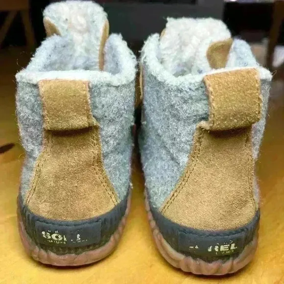 Sorel Waterproof Bungee Laces Kids Boots Sz 1