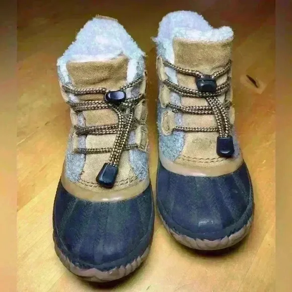Sorel Waterproof Bungee Laces Kids Boots Sz 1
