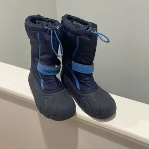 Sorel Winter snow boots black and blue kids size 6  *inspect photos for wear