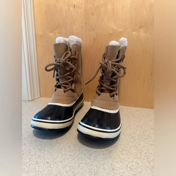 Sorel Women's 1964 Pac 2 Snow Boots, size 6.5
