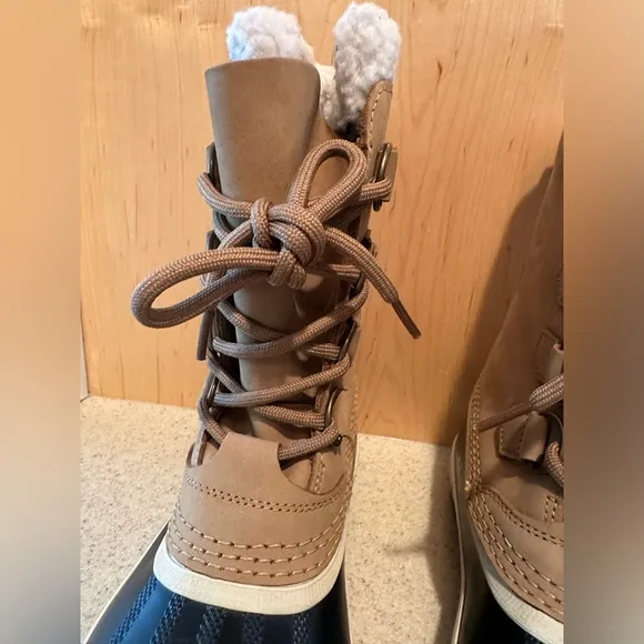 Sorel Women's 1964 Pac 2 Snow Boots, size 6.5