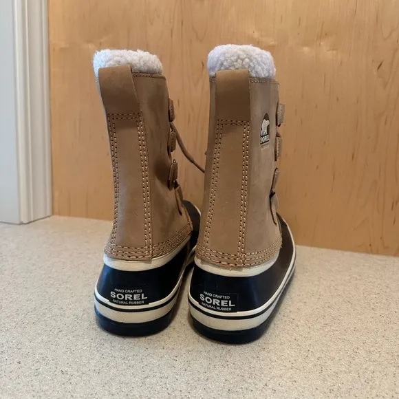 Sorel Women's 1964 Pac 2 Snow Boots, size 6.5