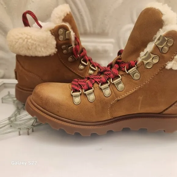 Sorel Women's &quot;Ainsley Conquest&quot; Boots. NIB. Size 5
