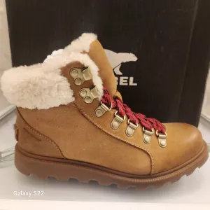 Sorel Women's &quot;Ainsley Conquest&quot; Boots. NIB. Size 5