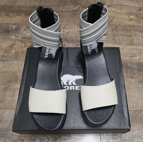 Sorel Women's Black and Cream Sandals size 10