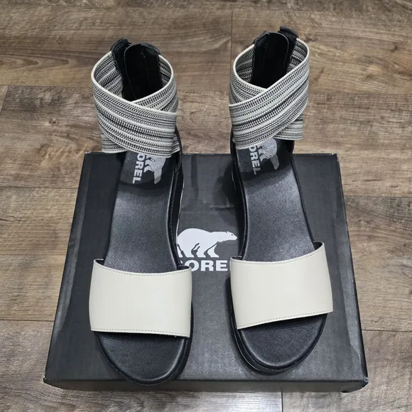 Sorel Women's Black and Cream Sandals size 10