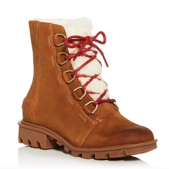 Sorel Womens  Boots. Phoenix Short Lace Cozy. Shearling, suede. Sz; 8.5. NWT