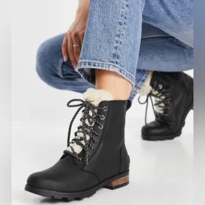 Sorel Women's Emelie Short Lace Cozy Leather Boots Black, Sz 8
