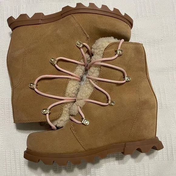 SOREL Women's Joan Of Arctic Wedge III Tawny Buff Leather Boots Sz  9