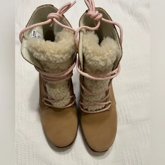 SOREL Women's Joan Of Arctic Wedge III Tawny Buff Leather Boots Sz  9