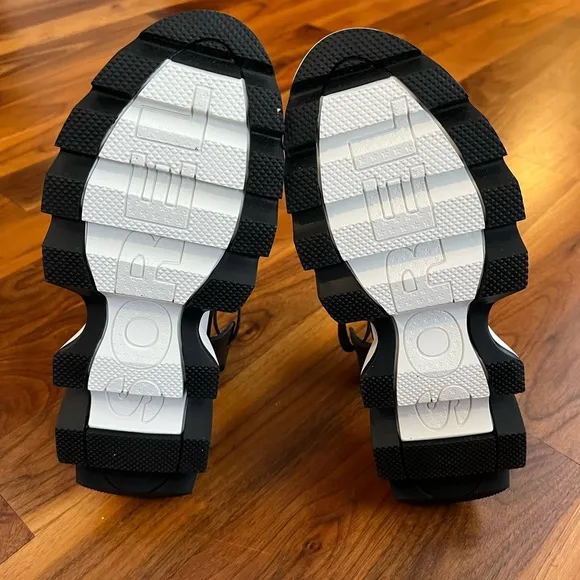 Sorel Women's Kinetic Leather Wedge Sport Sandals Size 9. 5, NEW