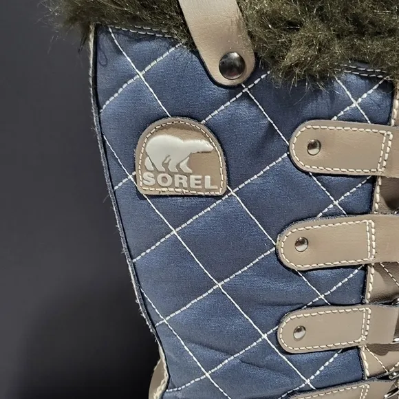 Sorel Women's Quilted Winter Snow Boots With Faux Fur