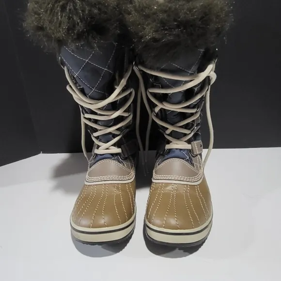 Sorel Women's Quilted Winter Snow Boots With Faux Fur