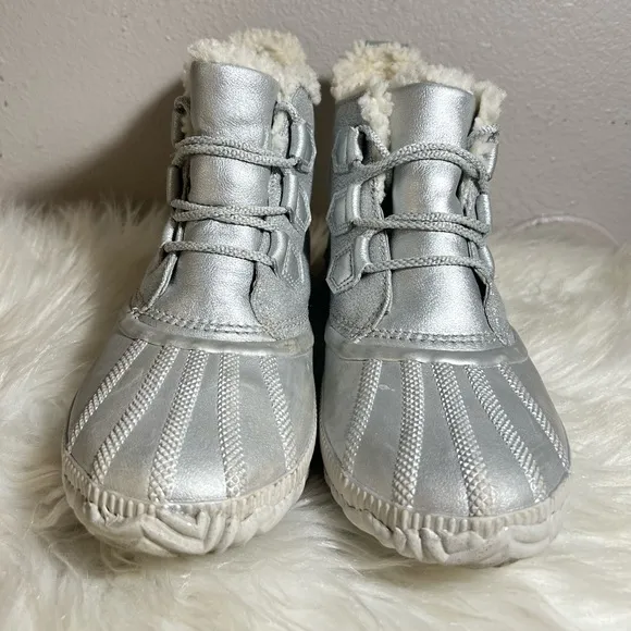 Sorel x Disney Frozen Out N About Women's Silver Boots Size 9