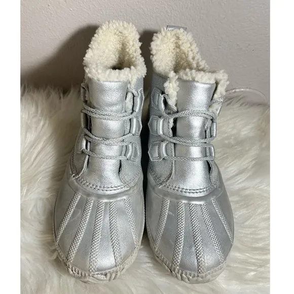 Sorel x Disney Frozen Out N About Women's Silver Boots Size 9