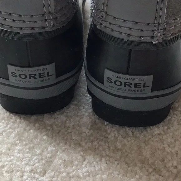 SOREL - Youth Joan of Artic Waterproof winter boots. - 3 Y