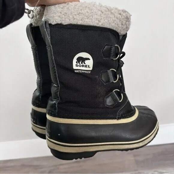 SOREL Youth Yoot Pac Nylon Boots in Black Size USA 3