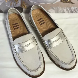 Sperry Women’s Off-White Penny Loafers
