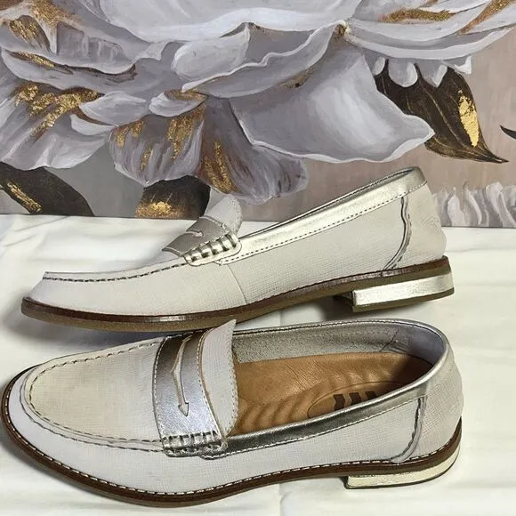 Sperry Women’s Off-White Penny Loafers