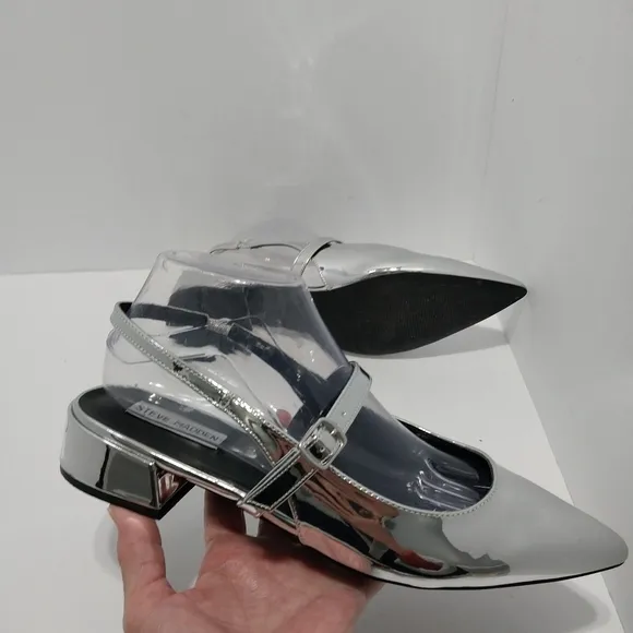 Steve Madden Anyaa Silver Slingback Flats, Size 9.5‎