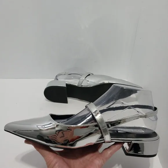 Steve Madden Anyaa Silver Slingback Flats, Size 9.5‎