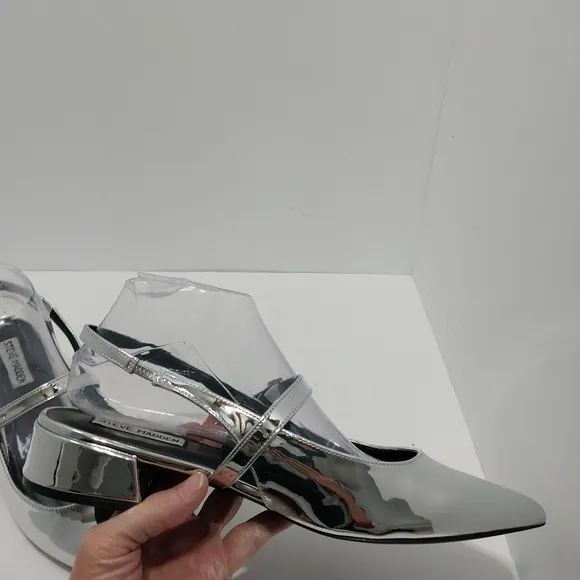 Steve Madden Anyaa Silver Slingback Flats, Size 9.5‎