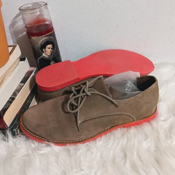 Steve Madden Taupe Hot Pink Oxfords