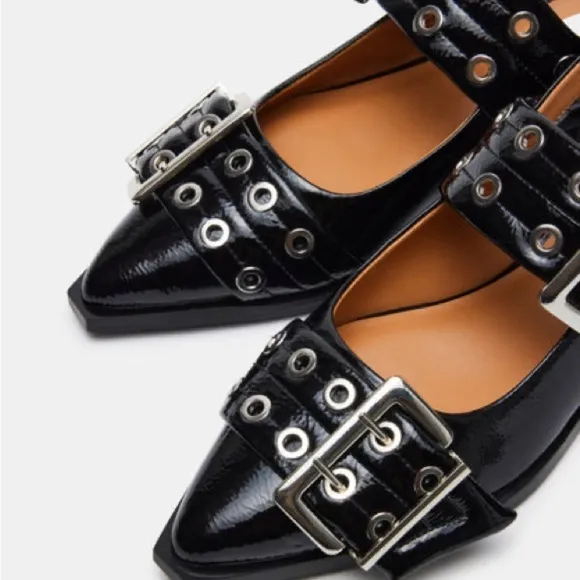 STEVE MADDEN Women’s Graya Black Patent Studded Flat Size 10