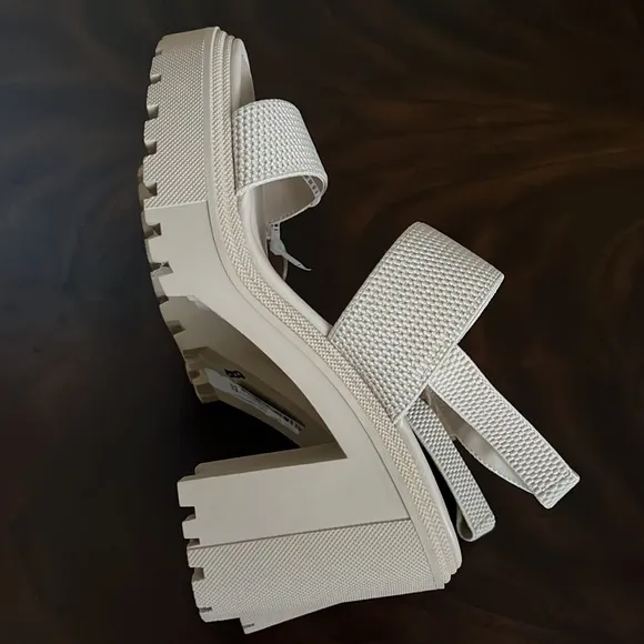 Steve MaddenCool Planet by Steve Madden Stem Lug Sole Platform Dress Sandals
