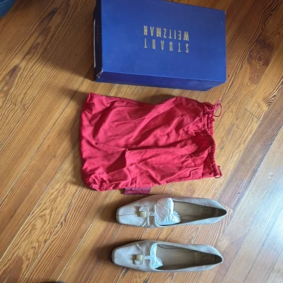 Stuart Weitzman Cream Flats with Bow Detail