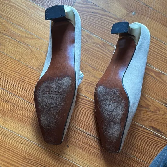Stuart Weitzman Cream Flats with Bow Detail