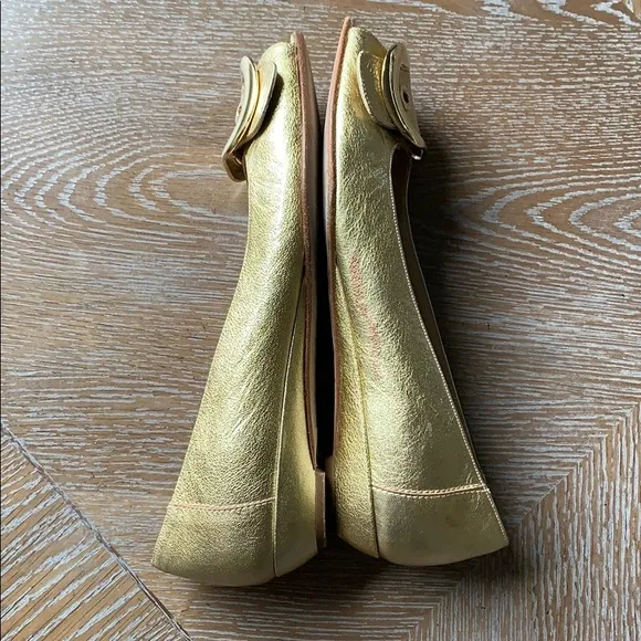 STUART WEITZMAN Gold Open Toe Buckle Flats 8