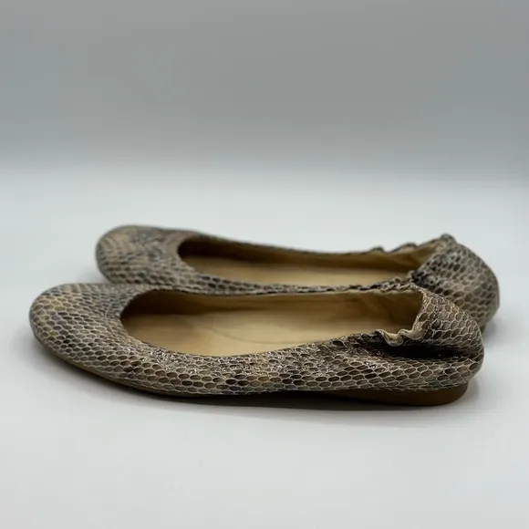 Stuart Weitzman Women's Snakeskin Ballet Flats Almond Toe Shoes Size 8.5