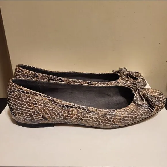 Stuart Weitzman Brown Snakeskin Embossed Patent Leather Bow Flats sz.8  Ret $275