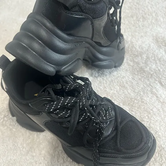 Stylish Black Sneakers