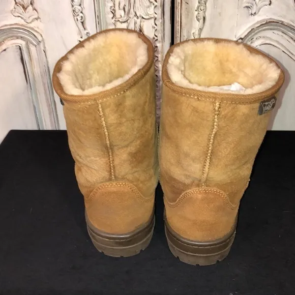 Suede and Shearling Calf High Sheep Skin Boots Size Mens 10 Womens 11
