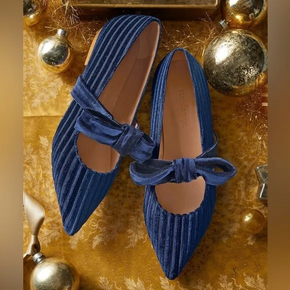 Sundance Valeria Blue Velvet Bow Point Toe Flats; size 37