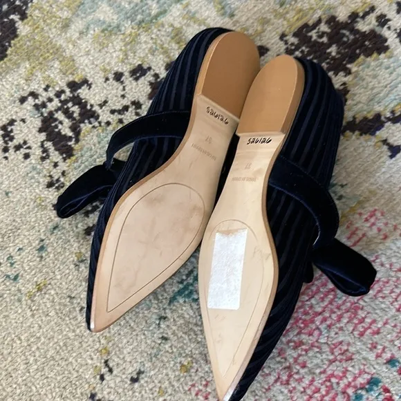 Sundance Valeria Blue Velvet Bow Point Toe Flats; size 37