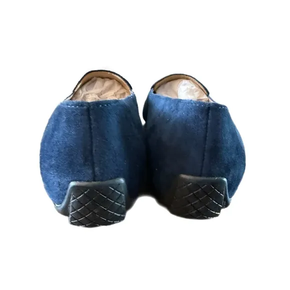 TALBOTS Navy Suede Leather Moccasin Embroidered Loafer Flat Shoes Women’s Sz 7 M