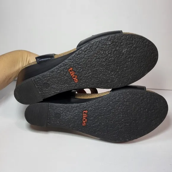 Taos Buckle Up Black Leather Wedges Sandals Women's Size 39EU 8-8.5 US