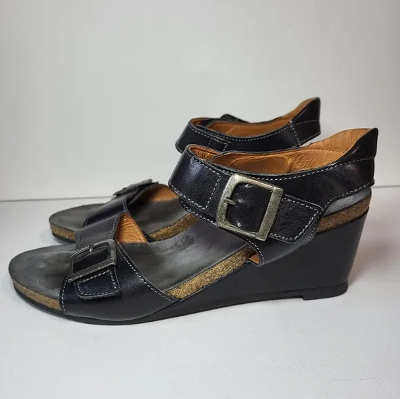Taos Buckle Up Black Leather Wedges Sandals Women's Size 39EU 8-8.5 US