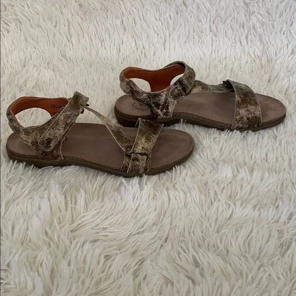 Taos Zeal Sandals