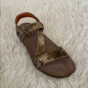 Taos Zeal Sandals