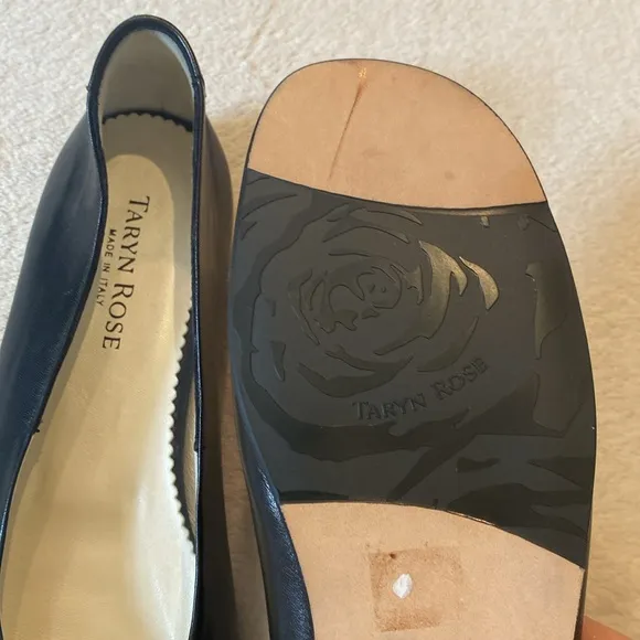 Taryn Rose peep toe twist black leather w/leather soles flats Sz 37.5