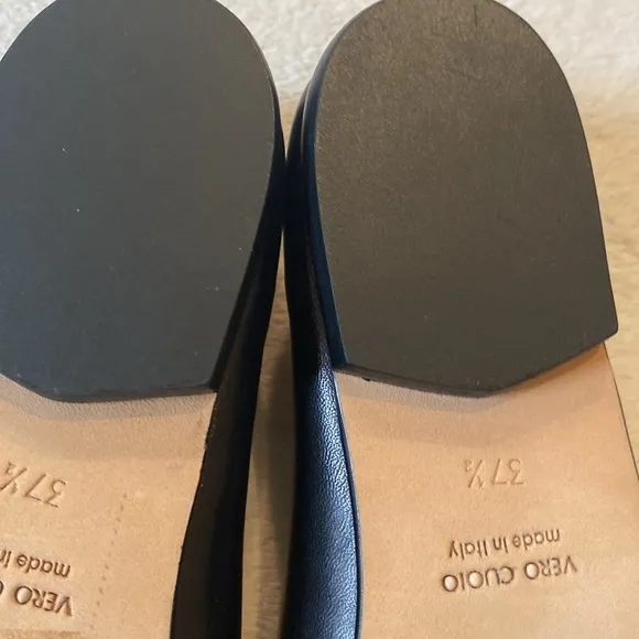 Taryn Rose peep toe twist black leather w/leather soles flats Sz 37.5