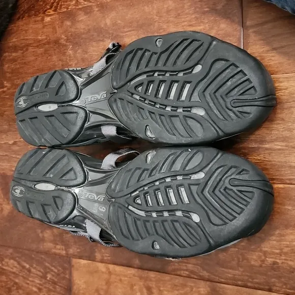 Teva Karnali Wraptor hiking / water sandals