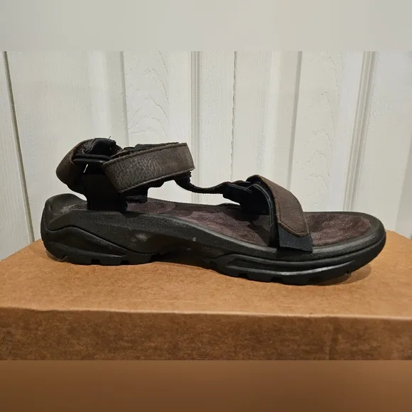 TEVA Men's Dark Brown Leather Strap Rugged Terrain Sandals Size 10 NWOT